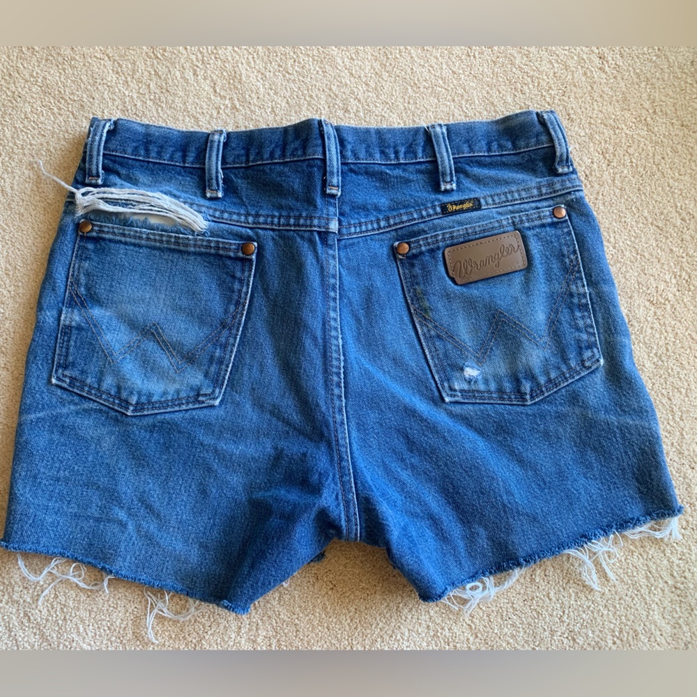 Vintage Wrangler Distressed Denim Cut Off Shorts Sz 32